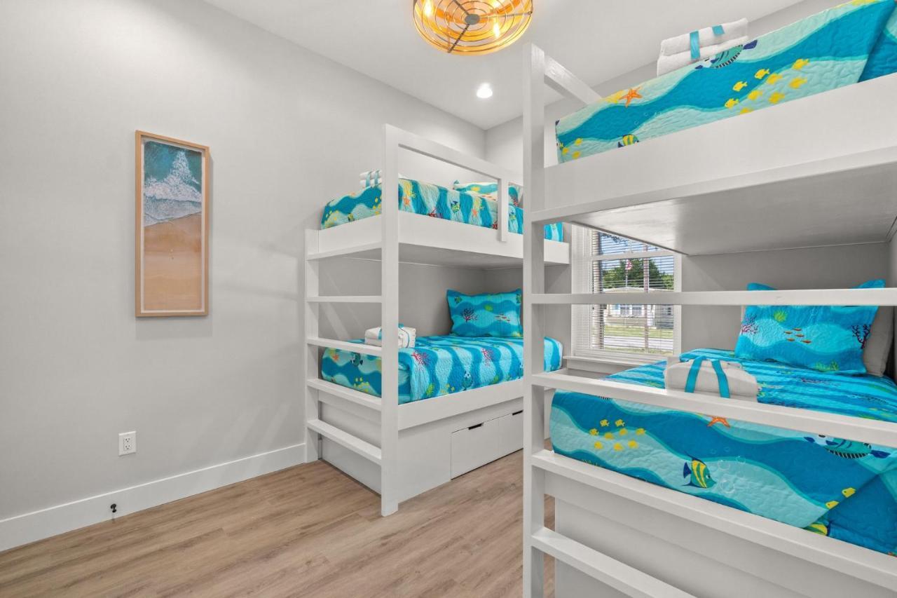 Brand New With In-ground Pool, Four From Beautiful Laguna Holiday home *