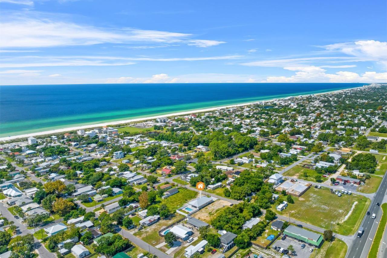 Holiday home Brand New With In-ground Pool, Four From Beautiful Laguna Panama City Beach