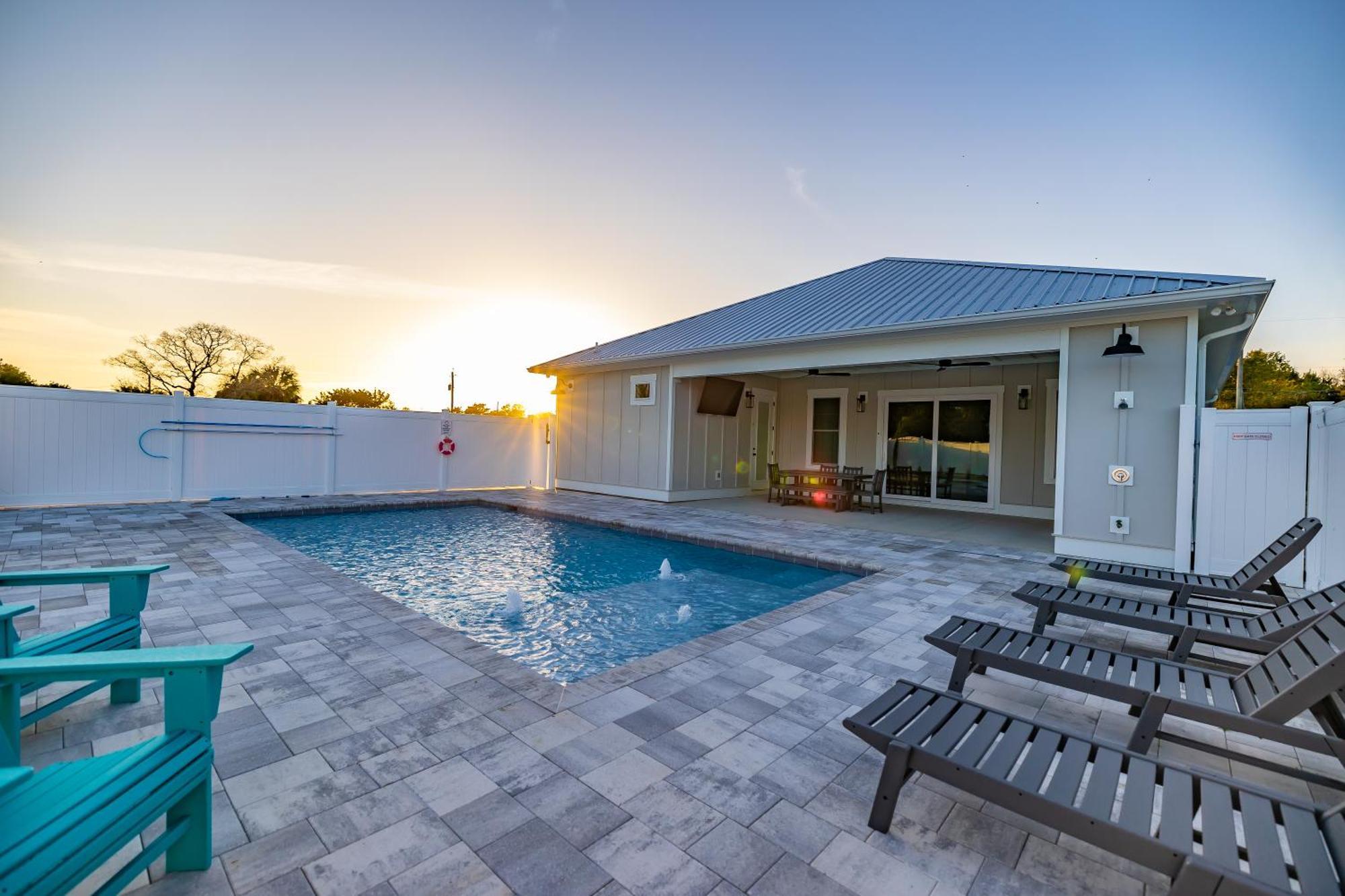 Holiday home Brand New With In-ground Pool, Four From Beautiful Laguna Panama City Beach