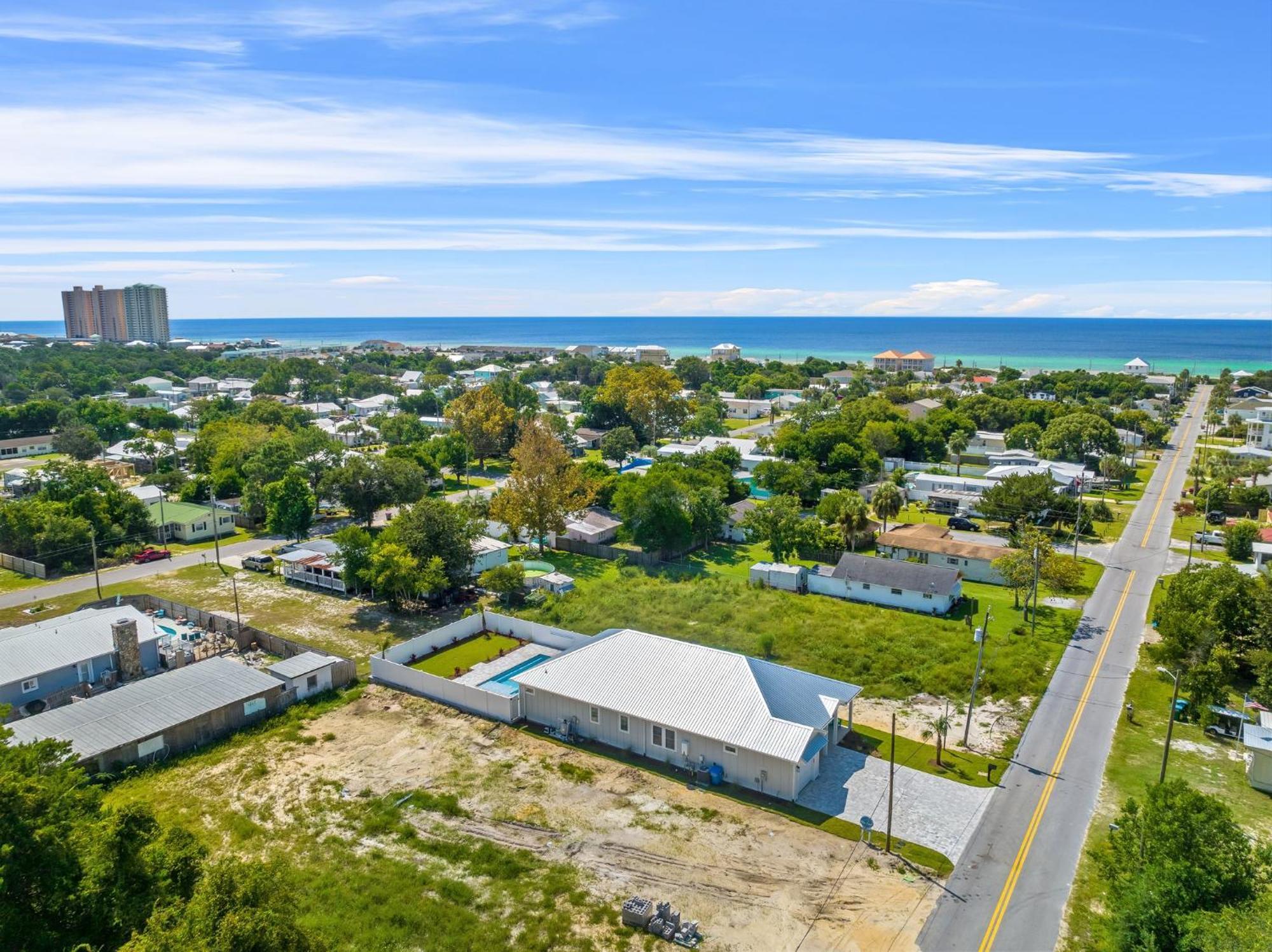 Brand New With In-ground Pool, Four From Beautiful Laguna Holiday home *