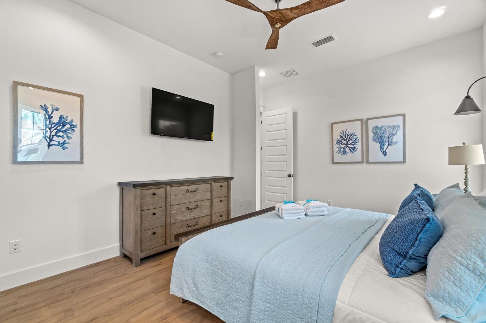 Holiday home Brand New With In-ground Pool, Four From Beautiful Laguna Panama City Beach